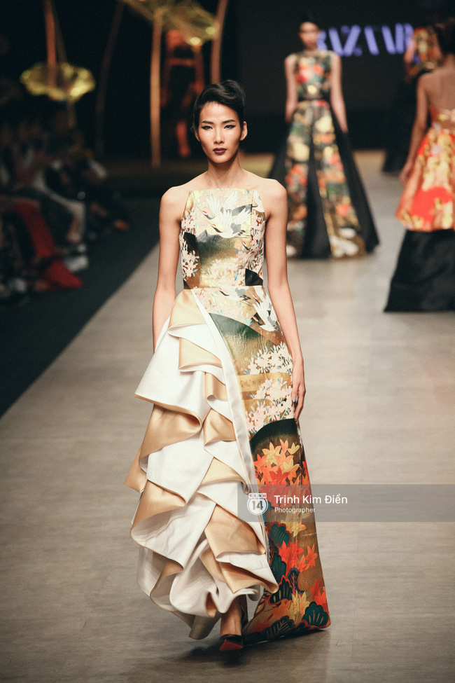 Ngày 1 Vietnam Internation Fashion Week: Các NTK đã chiêu đãi người xem những gì? - Ảnh 55.