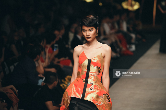 Ngày 1 Vietnam Internation Fashion Week: Các NTK đã chiêu đãi người xem những gì? - Ảnh 52.