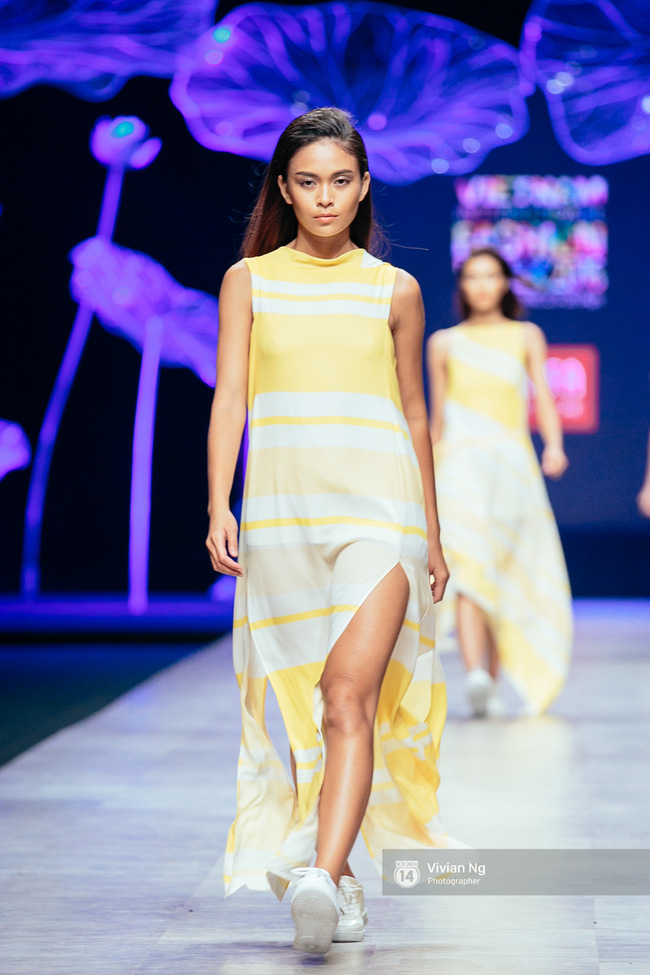 VIFW 2016 ngày 2: Khi mẫu U70, mẫu nhí lẫn bà bầu đổ bộ sàn runway - Ảnh 54.