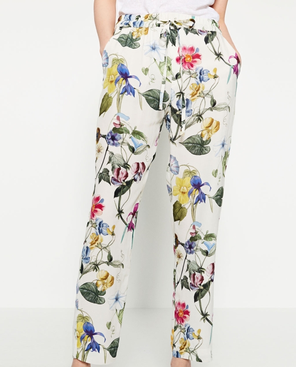 Image 3 of FLORAL PRINT TROUSERS from Zara