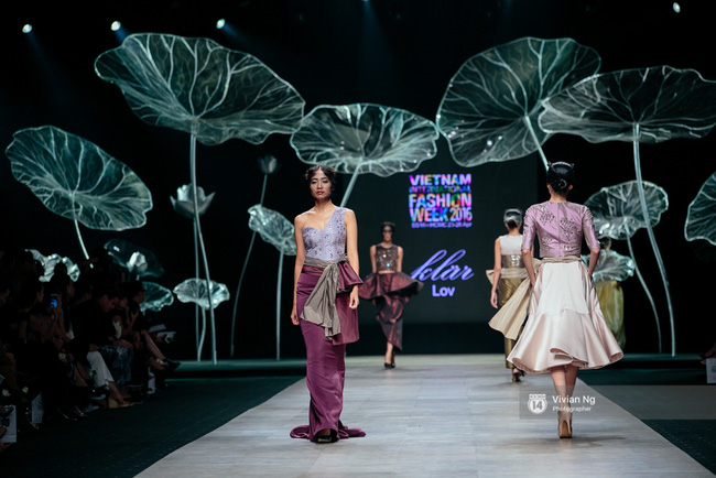 VIFW 2016 ngày 2: Khi mẫu U70, mẫu nhí lẫn bà bầu đổ bộ sàn runway - Ảnh 80.