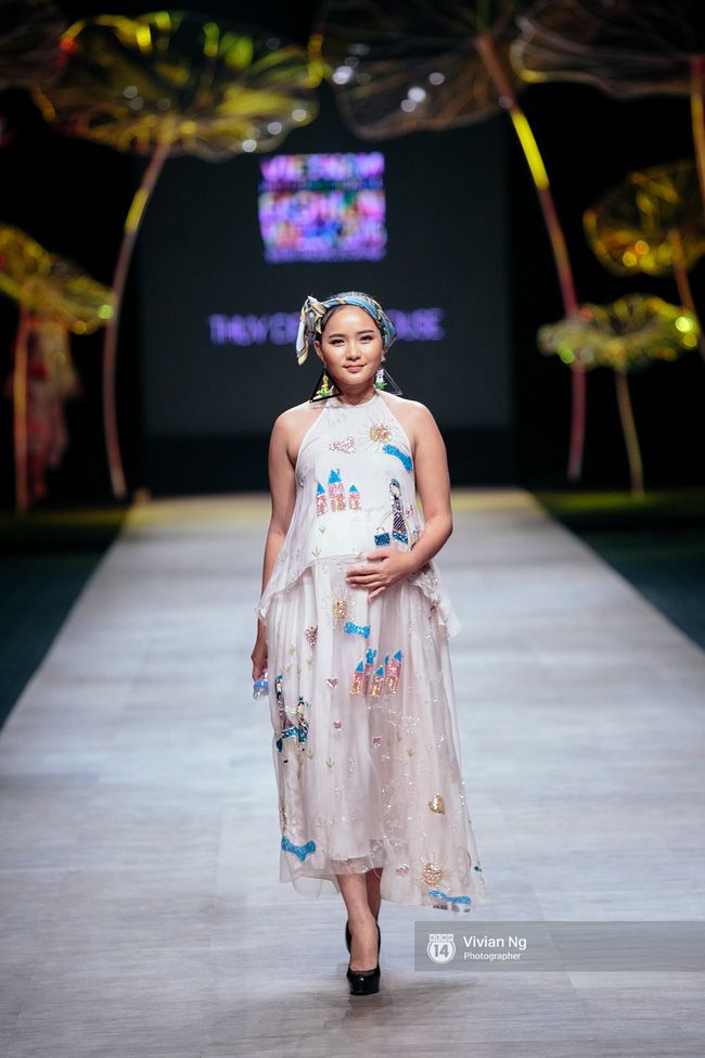 VIFW 2016 ngày 2: Khi mẫu U70, mẫu nhí lẫn bà bầu đổ bộ sàn runway - Ảnh 9.