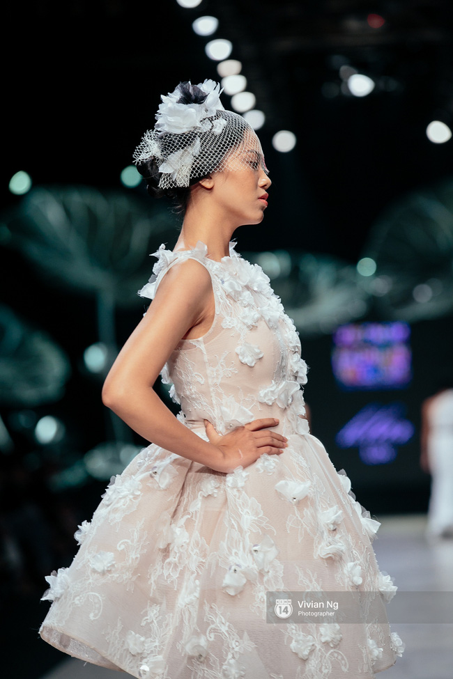 VIFW 2016 ngày 2: Khi mẫu U70, mẫu nhí lẫn bà bầu đổ bộ sàn runway - Ảnh 87.