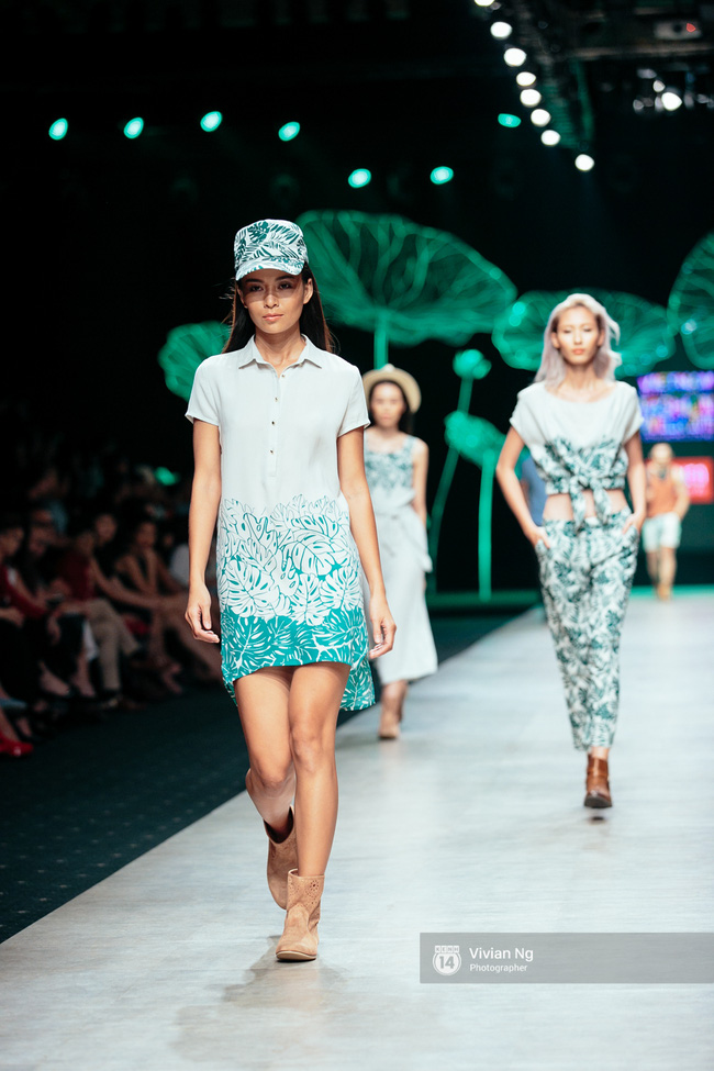 VIFW 2016 ngày 2: Khi mẫu U70, mẫu nhí lẫn bà bầu đổ bộ sàn runway - Ảnh 44.