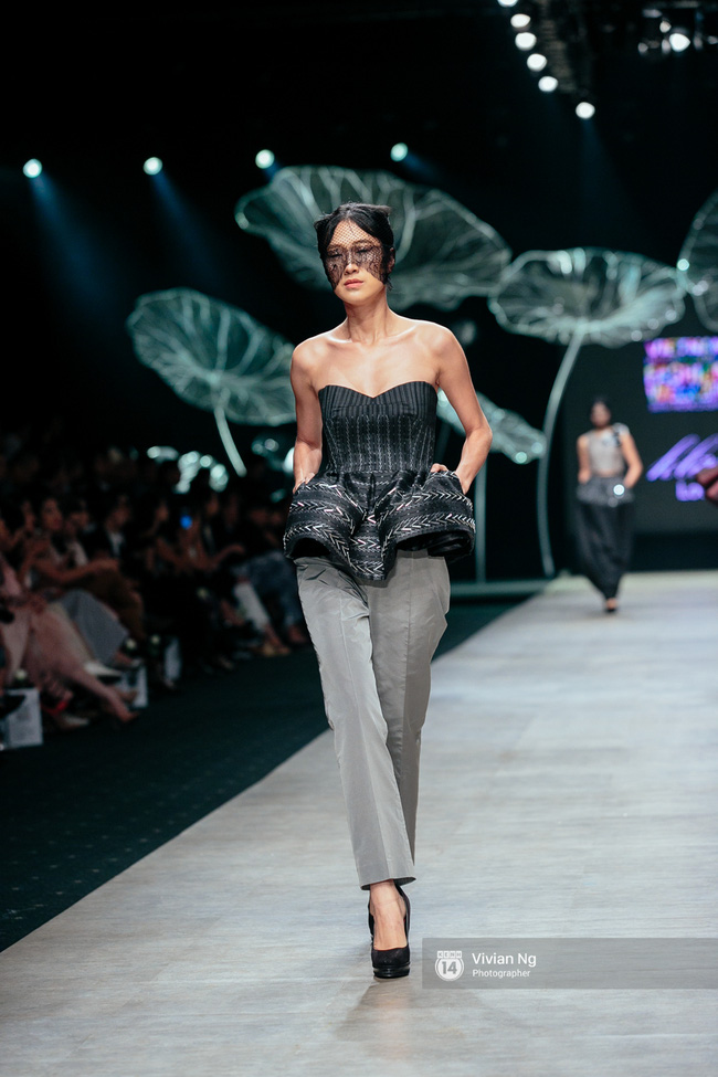 VIFW 2016 ngày 2: Khi mẫu U70, mẫu nhí lẫn bà bầu đổ bộ sàn runway - Ảnh 82.