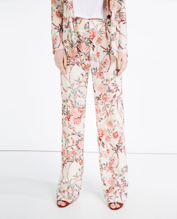 Image 2 of PRINTED STRAIGHT-CUT TROUSERS from Zara