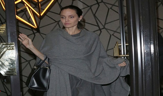 Angelina Jolie lộ thân hình "que củi", gương mặt hốc hác
