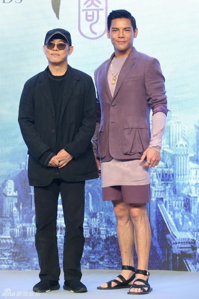 hình ảnh 3 Khi nhung ong vua vo thuat 'hua roi that hua' chuyen bo nghe hinh anh 3