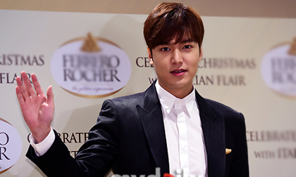 Lee Min Ho đẹp trai, lịch lãm 'đốn tin' fans tại sự kiện