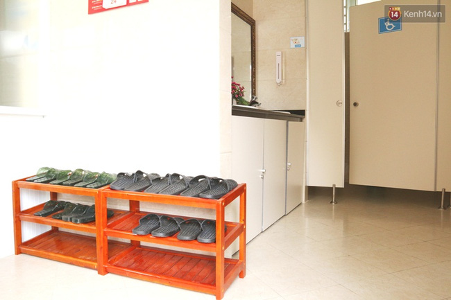 Cận cảnh độ sang chảnh của nhà vệ sinh công cộng 5 sao miễn phí mới toanh ở Đà Nẵng - Ảnh 6.