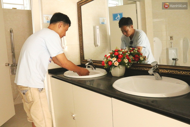 Cận cảnh độ sang chảnh của nhà vệ sinh công cộng 5 sao miễn phí mới toanh ở Đà Nẵng - Ảnh 11.