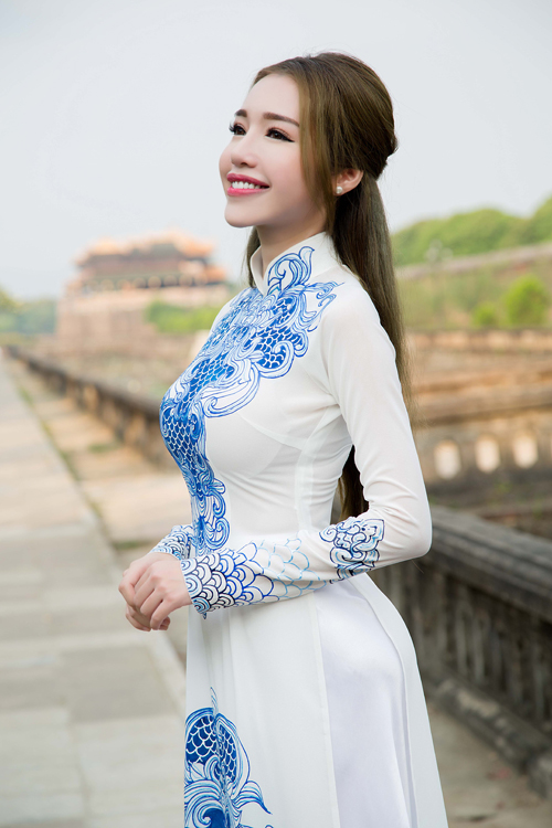 Elly Trần duyên dáng dự sự kiện ở Huế