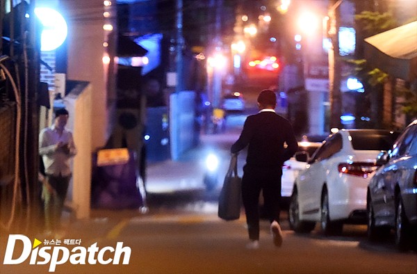 Dispatch cũng bị ăn dưa bở khi khui chuyện hẹn hò trong đêm của Lee Dong Wook - Ảnh 9.