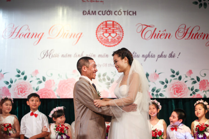 Trước khi quyết tâm sinh em bé đầu lòng, cô dâu Thiên Hương từng viết một bức thư để lại cho chồng và gia đình, bức thư có đoạn: nếu sức khoẻ của em không ổn, hãy giữ lại đứa con và chăm sóc nó, vì nó là kết tinh của tình cảm của chúng ta - Ảnh Nguyễn Khánh