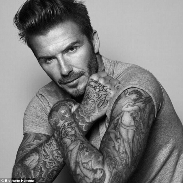  David Beckham được mời làm gương mặt quảng cáo cho một nhãn hiệu mỹ phẩm dành cho nam giới vì... quá đẹp trai. 