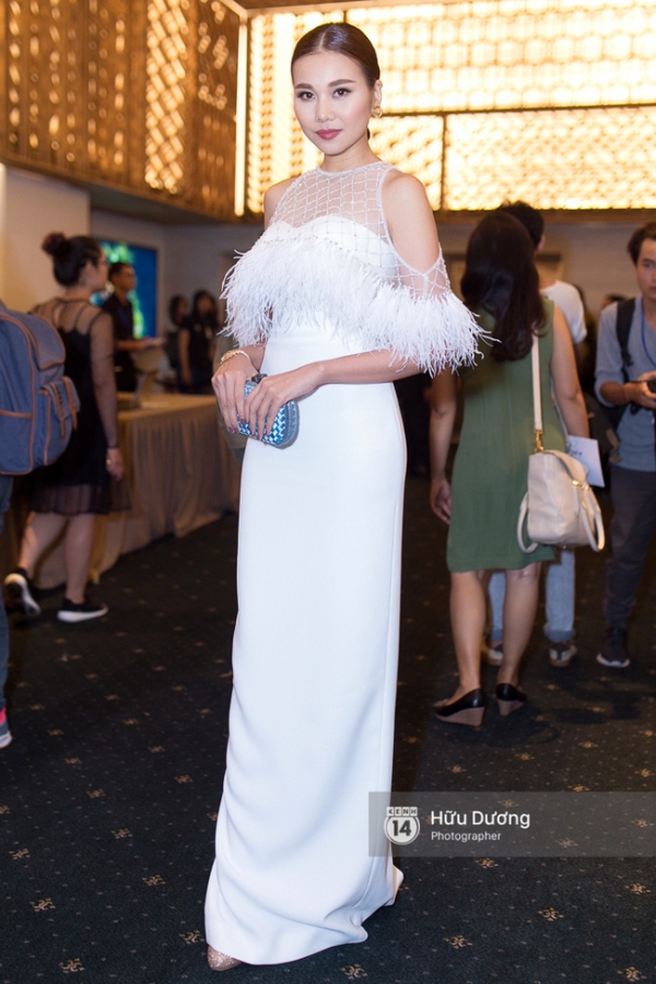 Elle Style Award: Ngọc Trinh mặc như đi diễn, Phạm Hương khác lạ với tóc mới - Ảnh 8.