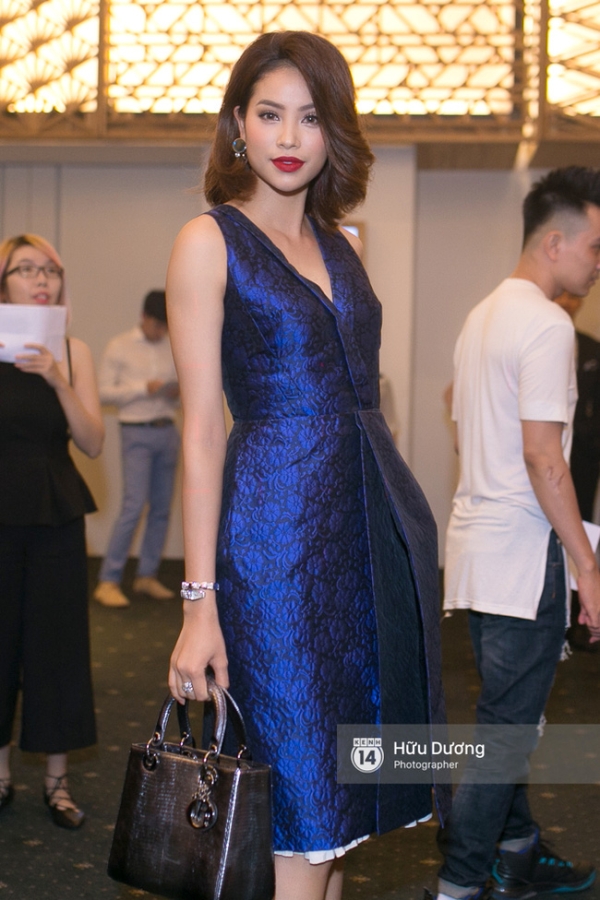 Elle Style Award: Ngọc Trinh mặc như đi diễn, Phạm Hương khác lạ với tóc mới - Ảnh 4.