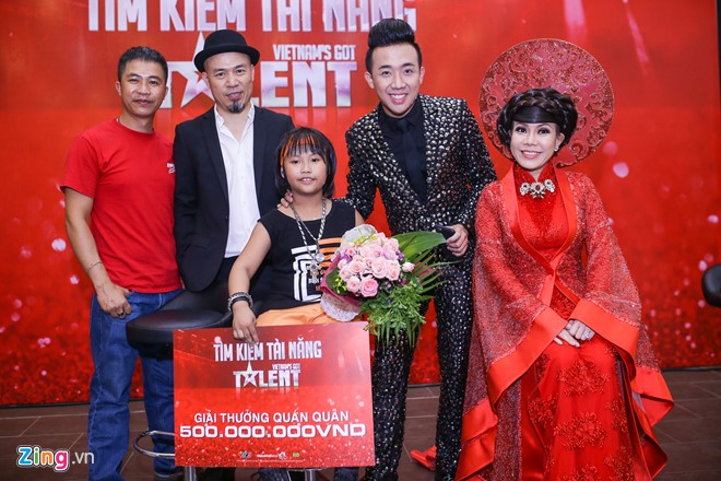 Tran Thanh: 'Trong Nhan vo nhiem voi showbiz' hinh anh 1