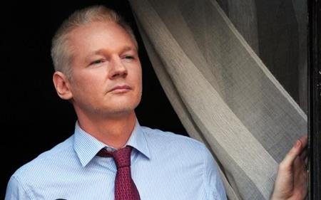 Bộ phim “Risk” của đạo diễn Laura Poitras được xây dựng dựa trên những tài liệu về Edward Snowden và những cảnh quay của Julian Assange trong vụ tiết lộ bí mật Wikileaks đình đám những năm trước. Điểm hấp dẫn của bộ phim là sự đề cao vai trò nữ giới, một trong những điều hiếm có trong nền công nghiệp điện ảnh đương đại.