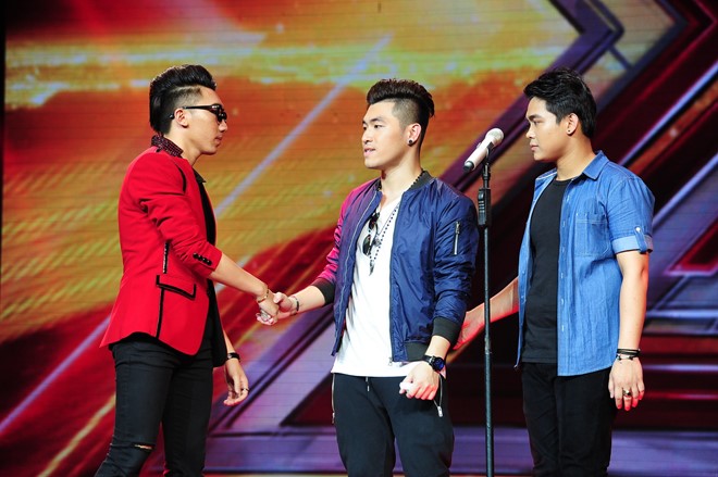 Chang trai hat tang me gia dau om gay xuc dong o X Factor hinh anh 6