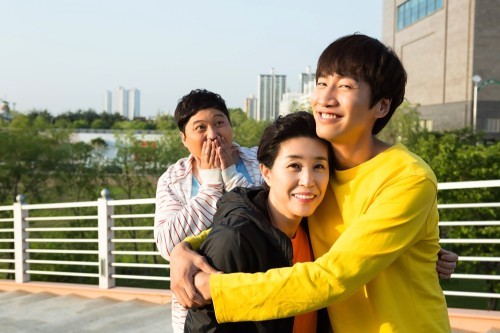 Song Joong Ki chân chất trong phim của Lee Kwang Soo