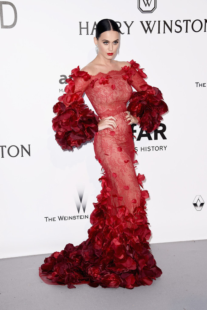 Dàn mỹ nhân đẹp nhất thế giới lộng lẫy hết chỗ chê trong đêm tiệc tại Cannes - Ảnh 2.