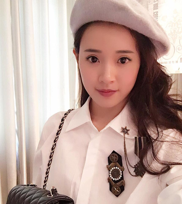  Soi  nhất cử nhất động của sao Việt (19/5)