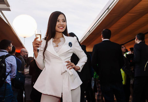 Khánh Hiền thanh lịch, Thanh Thúy gợi cảm tại Cannes