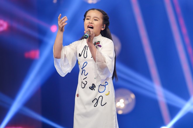 Co be xinh xan cua Vietnam Idol Kids khien Isaac 'rung dong' hinh anh 2