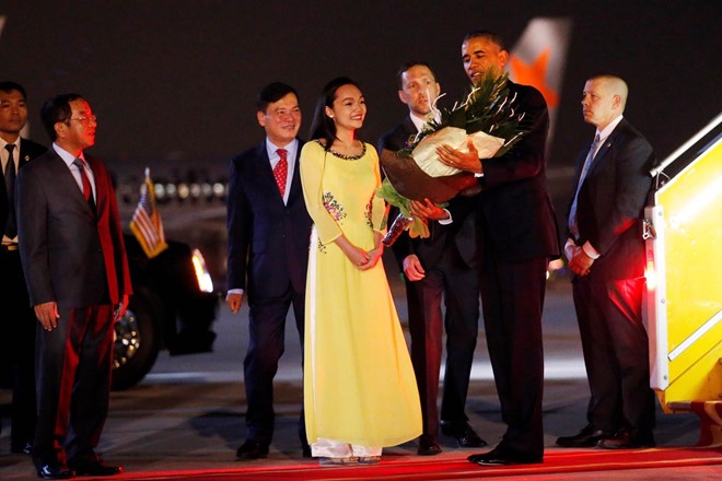 Chan dung co gai tang hoa Tong thong Obama hinh anh 1