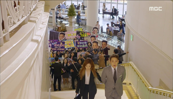 Fan Cún Ryu Jun Yeol sẽ sáng rỡ mắt với hình ảnh CEO ngầu lòi trong “Lucky Romance”! - Ảnh 19.