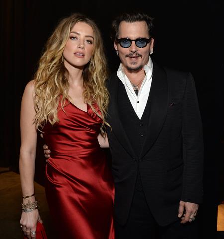 … để chạy theo chân dài Amber Heard