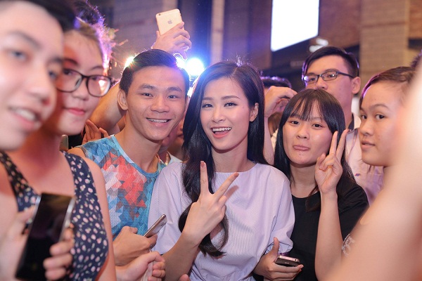 Đông Nhi sánh đôi cùng “người yêu” của Minh Hằng tại tuần lễ phim Việt - Ảnh 5.