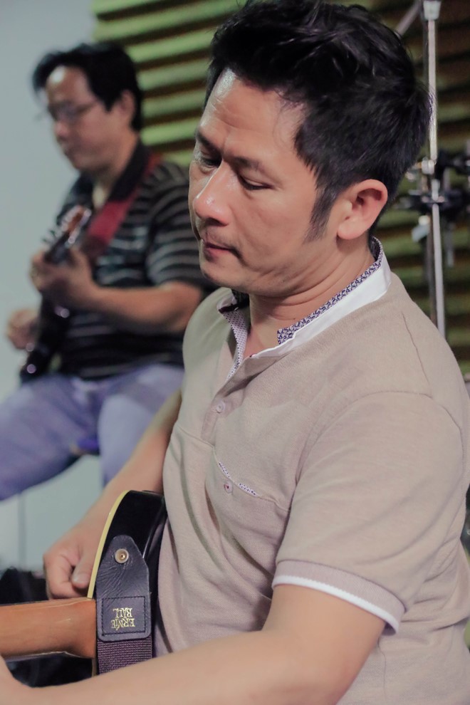 Thanh Ha phan khich khi duoc Bang Kieu dem dan guitar hinh anh 6