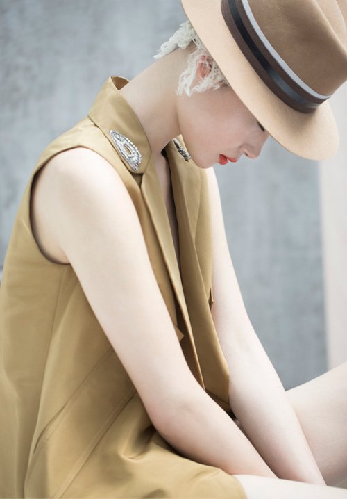 Hé lộ cátxê của chân dài catwalk đẹp nhất nhì VN