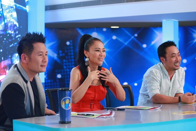 Hot boy, hot girl chua thoa man giam khao Vietnam Idol hinh anh 2