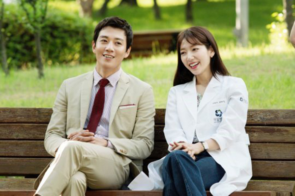 “Doctors” của Kim Rae Won – Park Shin Hye có cứu được một năm tẻ nhạt của SBS? - Ảnh 11.