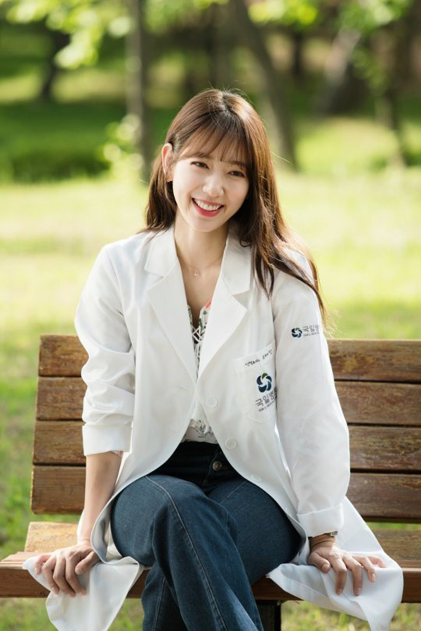 “Doctors” của Kim Rae Won – Park Shin Hye có cứu được một năm tẻ nhạt của SBS? - Ảnh 16.