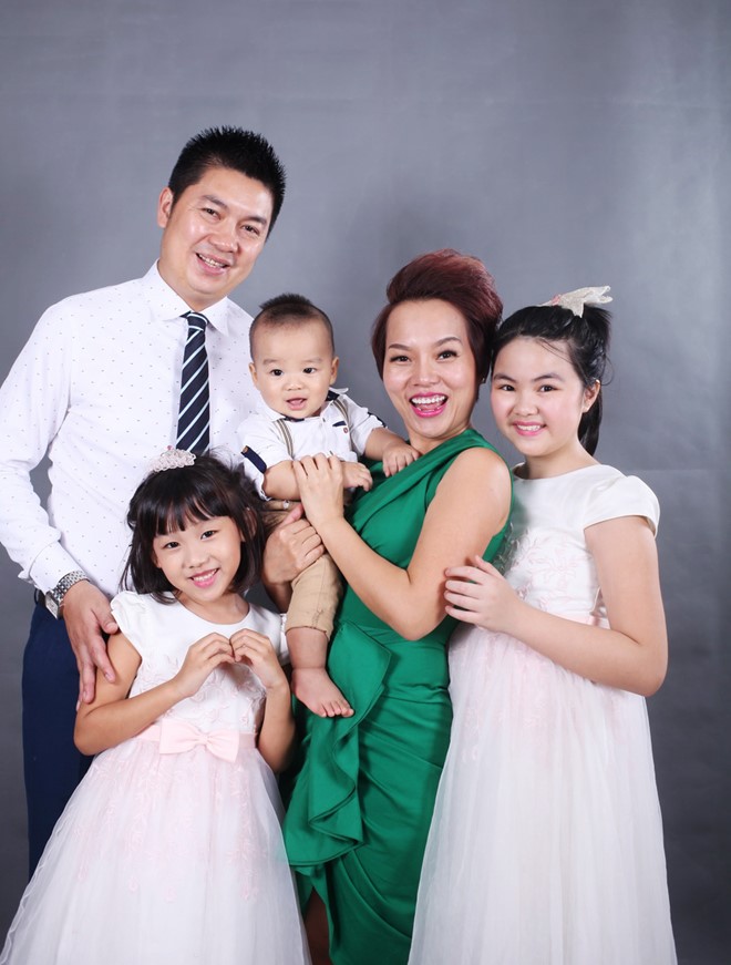 Thai Thuy Linh khoe 'con anh con em con chung ta' hinh anh 2