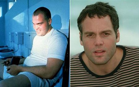 Tham gia đóng bộ phim “For full metal jacket” hồi năm 1987, Vincent DOnofrio đã tăng tới 32 kg, phá vỡ cả kỷ lục cũ của Robert De Niro là 27 kg trong phim “Raging bull”