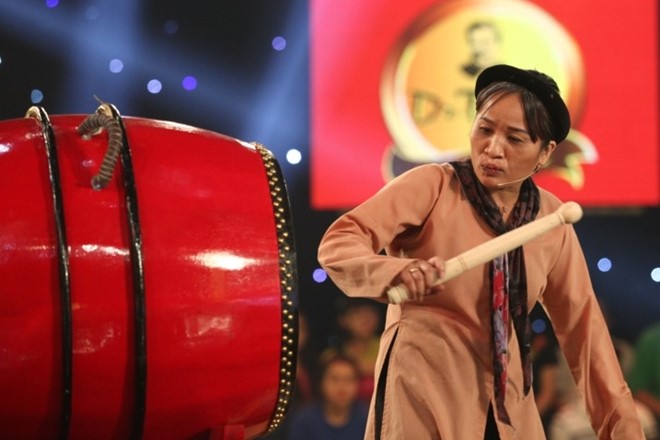 Trấn Thành ê mặt vì liên tục bị Lê Thị Dần chặt chém