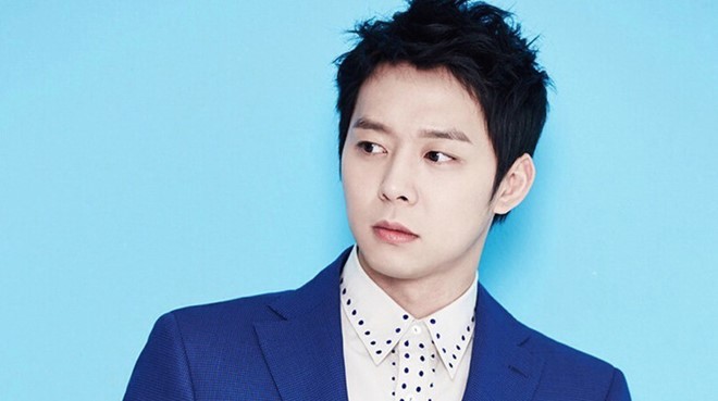 Nhan vien quan bar tu nguyen quan he voi Park Yoochun hinh anh 1