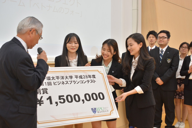 3 nữ du học sinh Việt xinh xắn chiến thắng giải thưởng khởi nghiệp trị giá 300 triệu đồng - Ảnh 9.