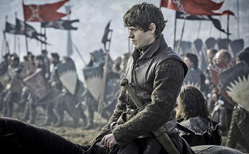 Nam diễn viên Iwan Rheon vào vai Ramsay Bolton trên chiến trường.