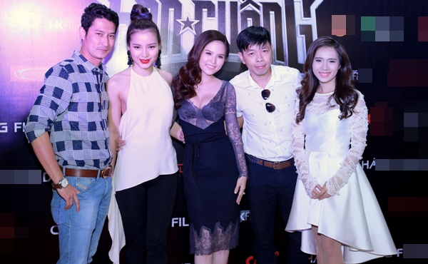 Giới thiệu phim Fan Cuồng - phim bom tấn mùa hè 2016 với giới truyền thông tại CGV SC VivoCity chiều ngày 22.6, lần đầu tiên, giới báo chí đã được xem các phân đoạn hậu trường hấp dẫn của phim, các phân đoạn riêng của Thái Hòa - Phương Trinh Jolie cũng như là MV ca nhạc cực chất của phim.