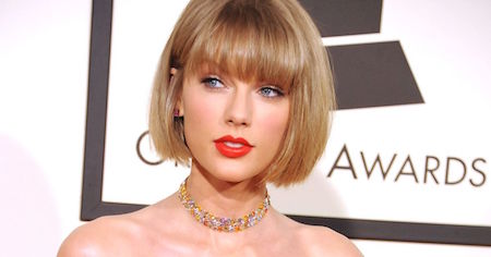 … Taylor Swift “như điếu đổ”