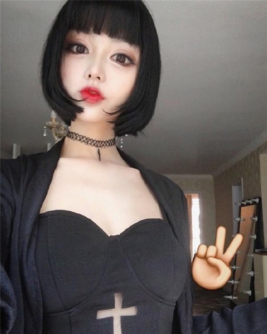 Ngã ngửa khi nhìn thấy thân hình ngoài đời thực của hot girl mạng xã hội Trung Quốc - Ảnh 22.
