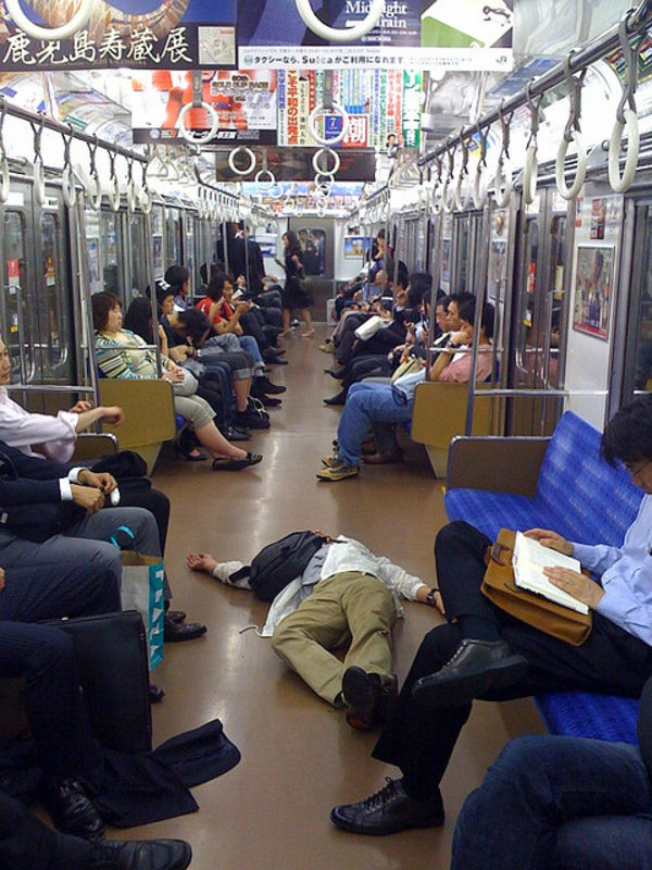 Nghệ thuật ngủ mà không ngủ của người Nhật Bản gây kinh ngạc cho cả thế giới - Ảnh 6.