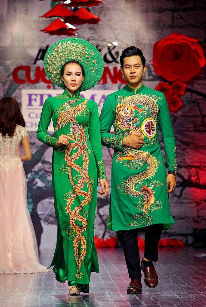 BST ao dai doi noi bat tren san dien mua cuoi Viet hinh anh 5