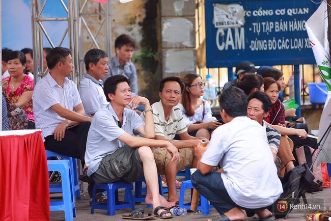 Chiều nay, các thí sinh bắt đầu chiến đấu với môn Ngoại ngữ! - Ảnh 22.